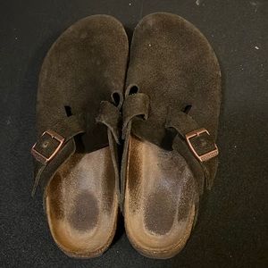 Mocha suede Birkenstock Boston clog SZ 39